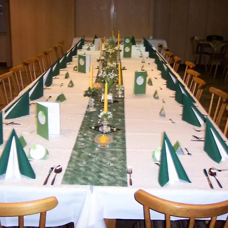 Gasthaus, Am Dreienberg 3*