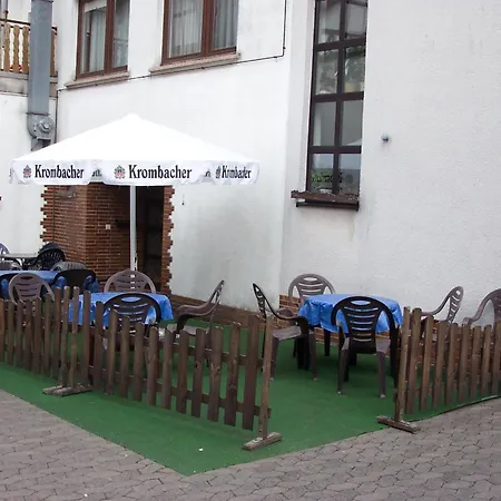 Aparthotel Gasthaus, Am Dreienberg 3*
