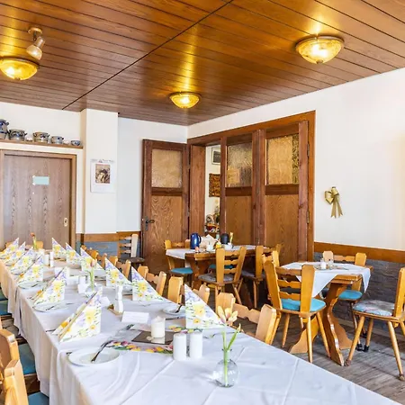 Gasthaus, Am Dreienberg 3*