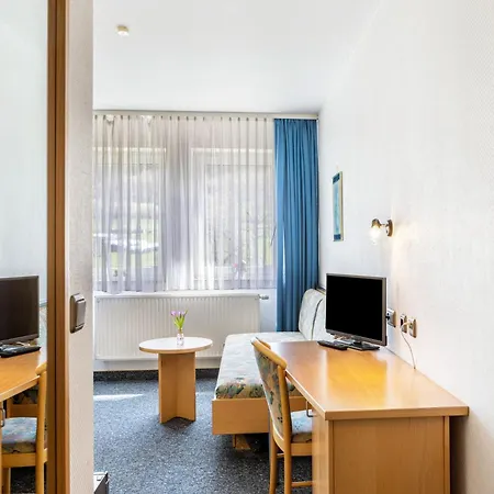 Gasthaus, Am Dreienberg 3*
