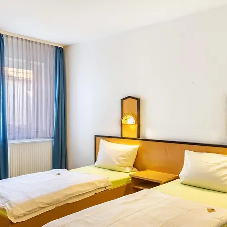 Gasthaus, Am Dreienberg Aparthotel