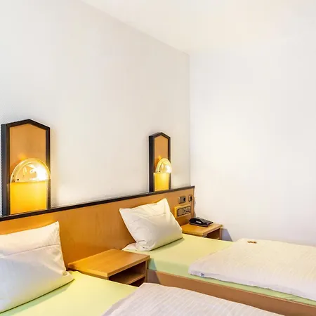 Aparthotel Gasthaus, Am Dreienberg 3*