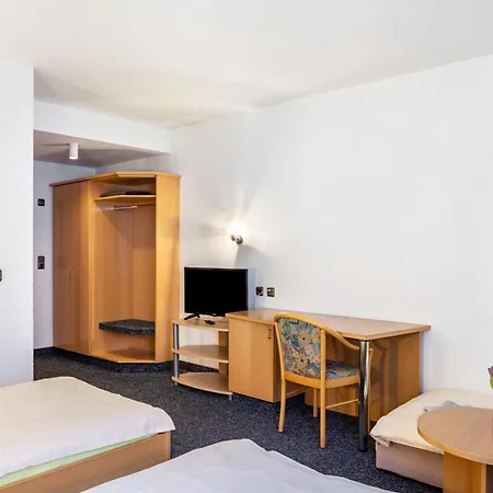 Aparthotel Gasthaus, Am Dreienberg 3*