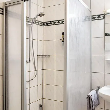 Aparthotel Gasthaus, Am Dreienberg 3*