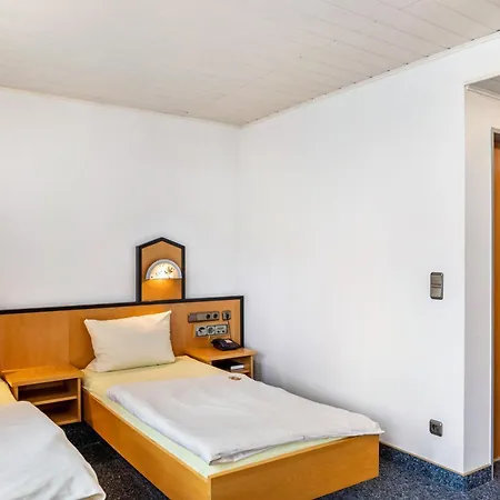 Aparthotel Gasthaus, Am Dreienberg 3*