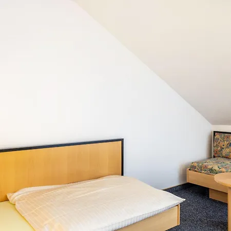 Aparthotel Gasthaus, Am Dreienberg
