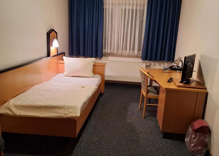 Gasthaus, Am Dreienberg * Friedewald (Hessen)